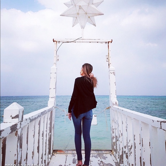 Meet your Posher, Yi C - Picture 1 of 5